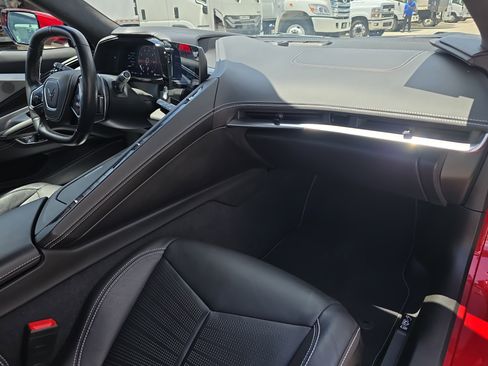 Used 2021 Chevrolet Corvette Stingray Premium Conv w/ Z51 Performance Package image 30