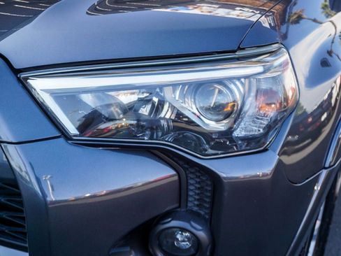 Used 2020 Toyota 4Runner SR5 image 6