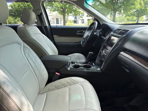 Used 2016 Ford Explorer Platinum AWD/4WD image 33
