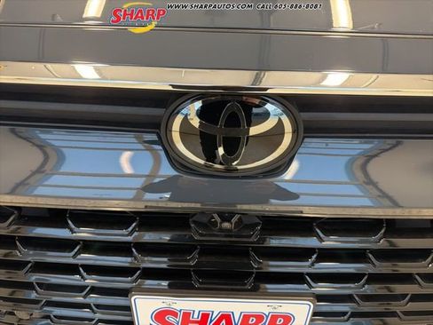 Used 2024 Toyota Grand Highlander Limited image 9