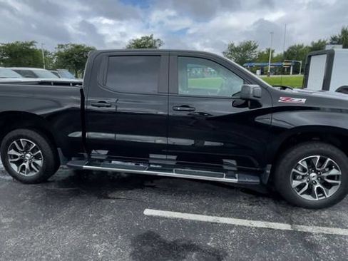 Used 2023 Chevrolet Silverado 1500 RST AWD/4WD image 3