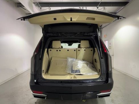 Certified 2024 Cadillac Escalade Premium Luxury w/ Performance Package AWD/4WD image 7