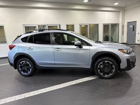 Certified 2021 Subaru Crosstrek 2.0i Premium w/ Moonroof Package AWD/4WD image 6