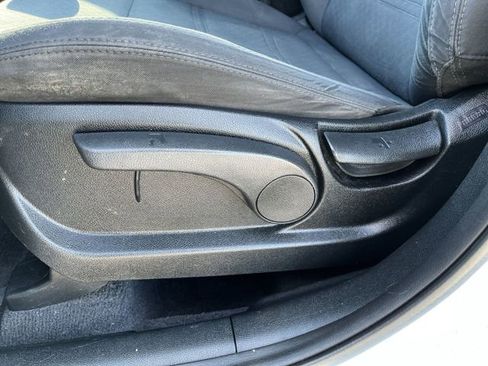 Used 2020 Kia Sorento LX image 16