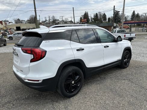 Used 2020 GMC Terrain SLT image 3