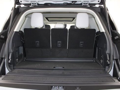New 2026 Lincoln Navigator Reserve AWD/4WD image 13