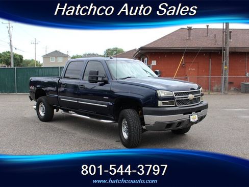 Used 2005 Chevrolet Silverado 2500 LT w/ Heavy-Duty Power Package AWD/4WD image 8