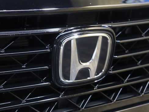 Used 2025 Honda Accord SE image 11