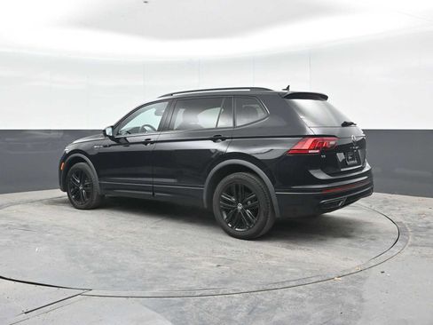 Used 2022 Volkswagen Tiguan SE R-Line AWD/4WD image 2