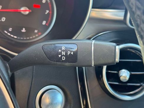 Used 2019 Mercedes-Benz GLC 300 4MATIC image 30