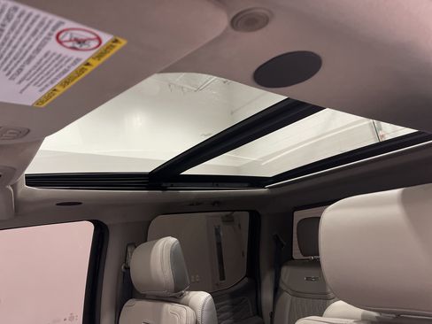 Used 2025 Ford F450 Platinum w/ Platinum Plus Package image 11