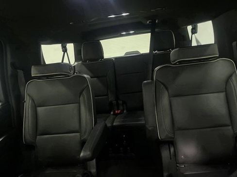 Used 2023 Chevrolet Suburban Premier AWD/4WD image 9
