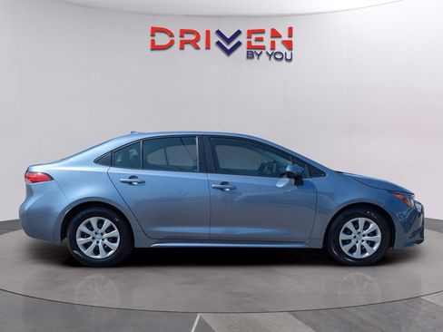 Used 2023 Toyota Corolla LE image 6