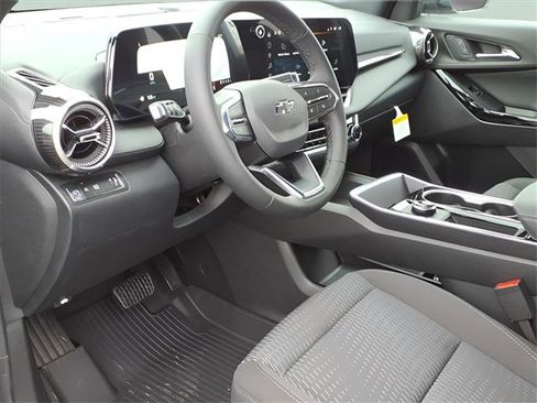 New 2026 Chevrolet Equinox LT image 8