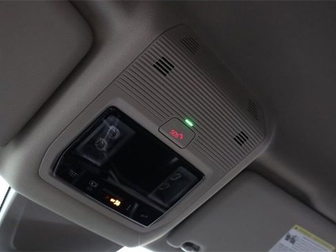 New 2026 Volkswagen Atlas SE image 18