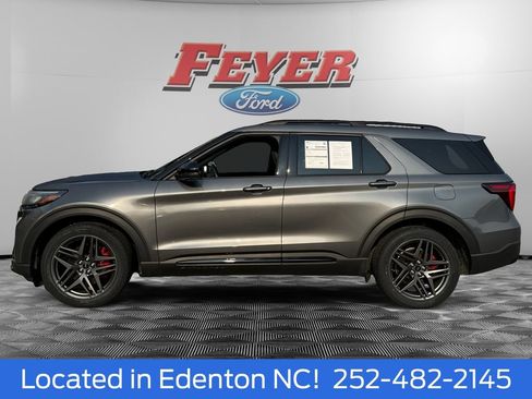 Certified 2025 Ford Explorer ST AWD/4WD image 3