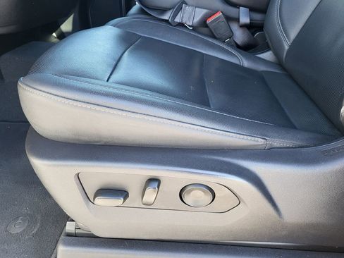 Used 2024 GMC Sierra 1500 SLT image 18