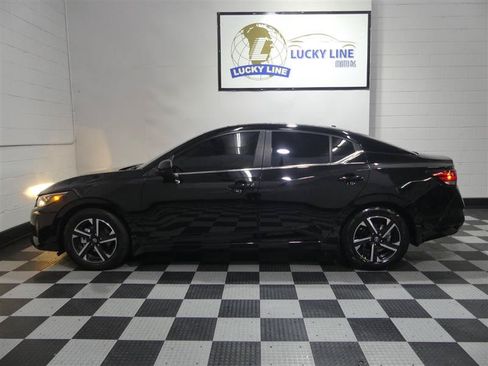 Used 2025 Nissan Sentra SV FWD image 7