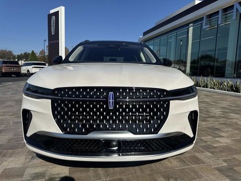 New 2026 Lincoln Nautilus Reserve image 6