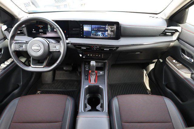 Certified 2025 Nissan Kicks SR AWD/4WD image 23