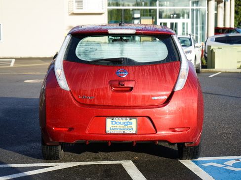 Used 2015 Nissan Leaf SL w/ Premium Package image 4