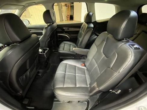Used 2024 Kia Telluride SX w/ Towing Package image 24