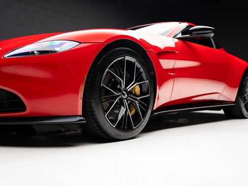 Used 2023 Aston Martin V8 Vantage Coupe RWD image 66
