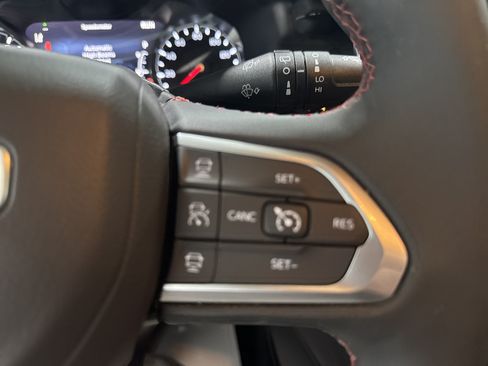 Used 2026 Jeep Compass Trailhawk AWD/4WD image 19