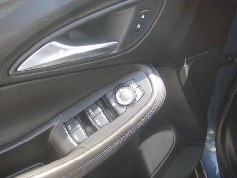 Used 2025 Buick Encore GX Sport Touring FWD image 14
