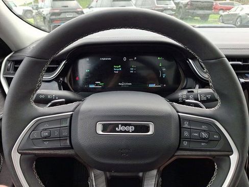 Certified 2022 Jeep Grand Cherokee Limited 4xe w/ Luxury Tech Group II image 25