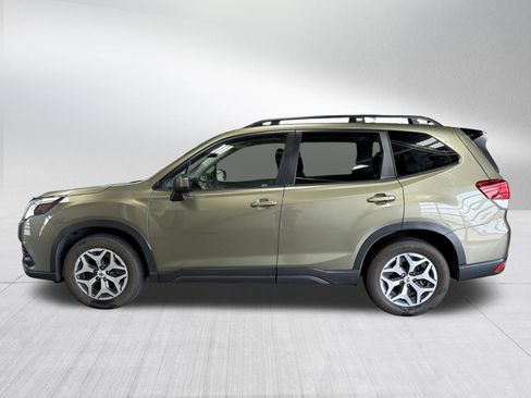 Certified 2024 Subaru Forester Premium AWD/4WD image 4