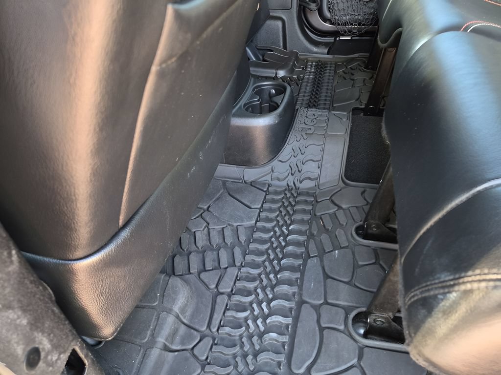 Used 2016 Jeep Wrangler Unlimited Sahara AWD/4WD image 43