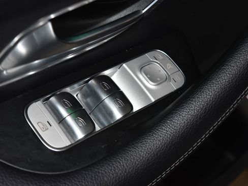 Used 2024 Mercedes-Benz GLE 450e 4MATIC image 6