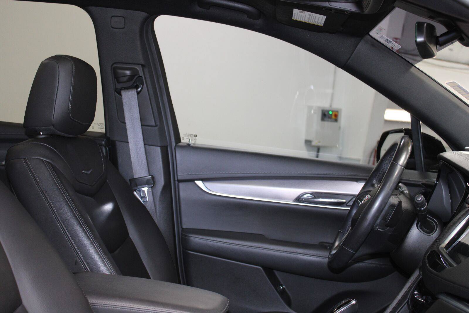 Certified 2023 Cadillac XT6 Luxury FWD image 18