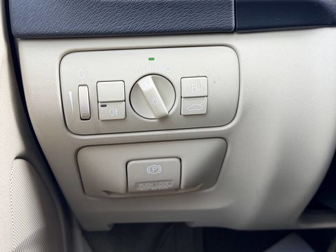 Used 2012 Volvo S60 T5 w/ Climate Pkg image 13