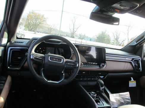 New 2026 GMC Canyon AT4 image 13