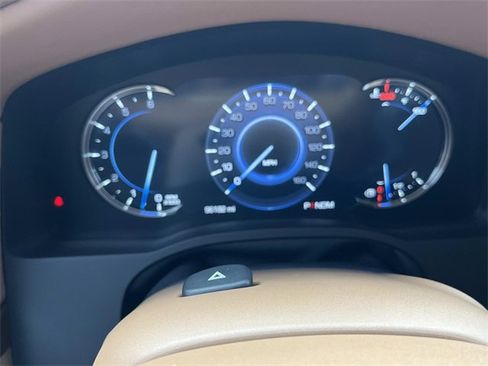 Used 2016 Cadillac Escalade Platinum image 39