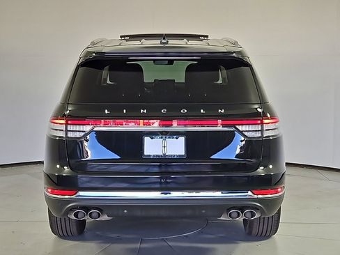 Used 2023 Lincoln Aviator AWD w/ Premium Package image 8