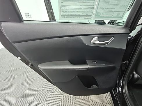 Used 2019 Kia Forte LXS image 28