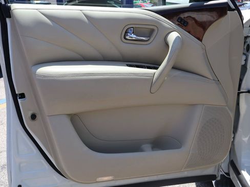 Used 2016 INFINITI QX80 4WD w/ Deluxe Technology Package image 15