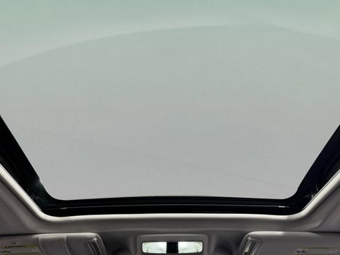 Used 2018 Subaru Forester 2.5i Touring w/ Popular Package #3B image 12