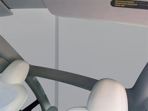 Used 2022 Tesla Model 3 Performance image 19