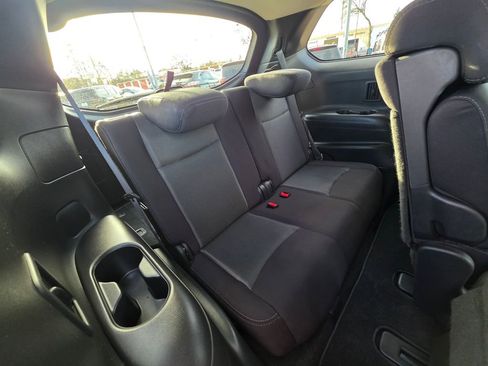 Used 2018 Nissan Pathfinder SV image 25