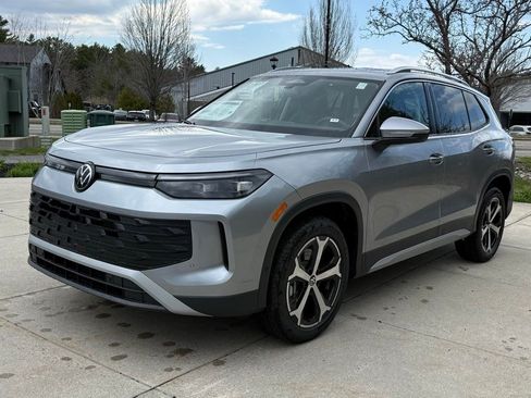 New 2026 Volkswagen Tiguan SE AWD/4WD image 2