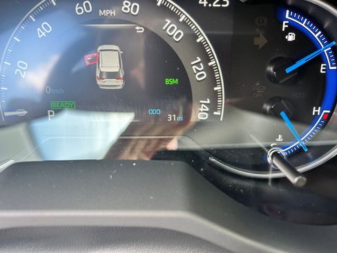 Used 2025 Toyota RAV4 XLE image 16