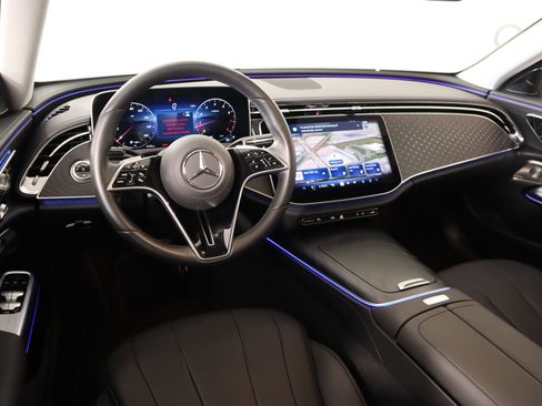 Used 2024 Mercedes-Benz E 350 4MATIC Sedan image 2