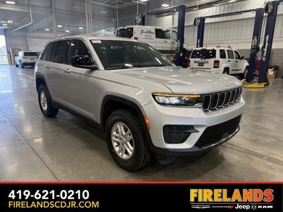 New 2025 Jeep Grand Cherokee Laredo w/ Luxury Tech Group I