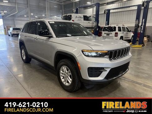 New 2025 Jeep Grand Cherokee Laredo w/ Luxury Tech Group I image 1