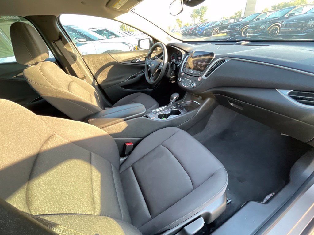 Used 2024 Chevrolet Malibu LT FWD image 27