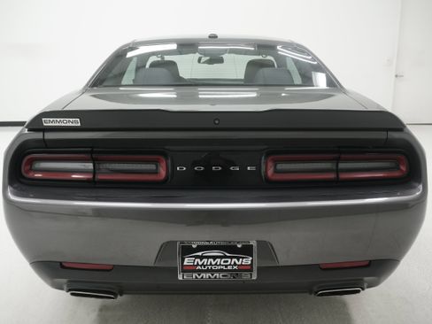 Used 2019 Dodge Challenger SXT w/ Blacktop Package RWD image 5